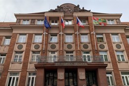 Plzeňský kraj schválil rozpočet, příští rok počítá se schodkem 1,44...