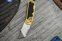 Noční drama v Plzni. Žena s nožem u krku vyhrožovala sebevraždou